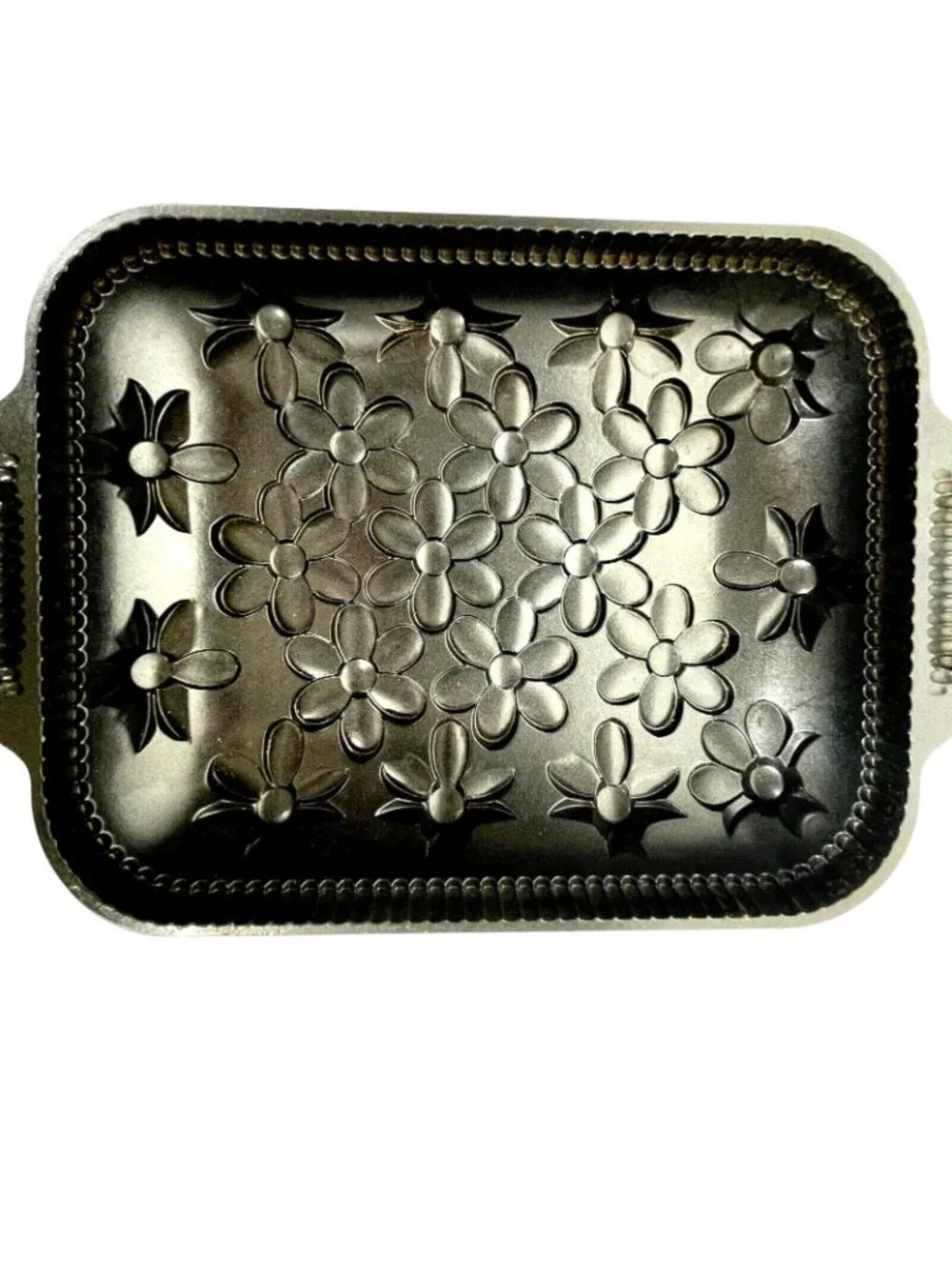 Nordic Ware Cake Pan Spring Daisy 10 Cups